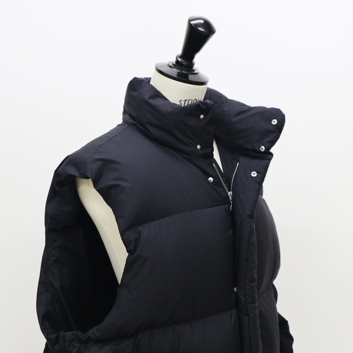 AURALEE/SUPER LIGHT NYLON RIPSTOP DOWN VEST