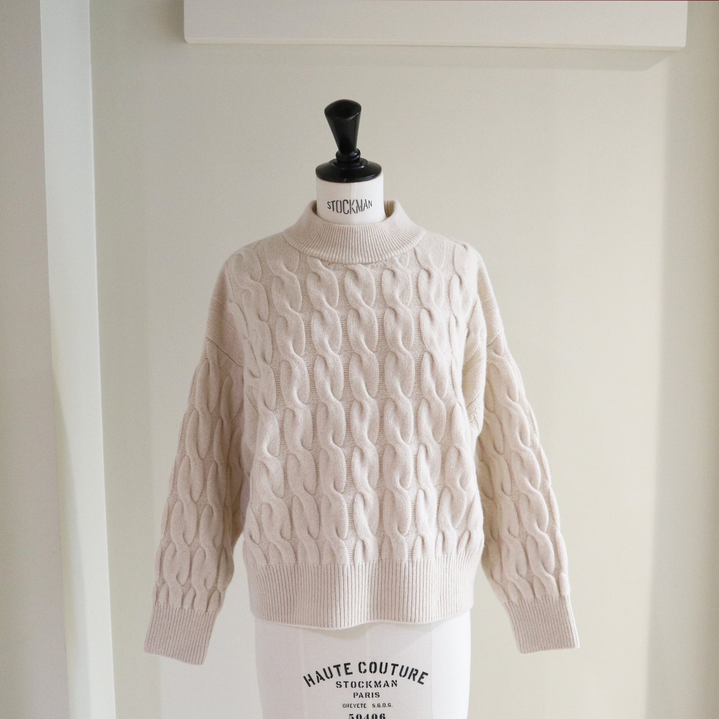 BATONE/SUPREME LAMB CABLE MOCK NECK