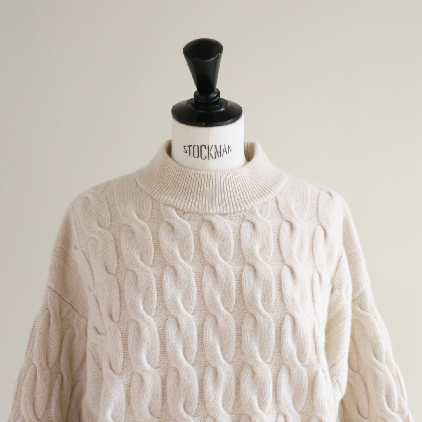 BATONE/SUPREME LAMB CABLE MOCK NECK