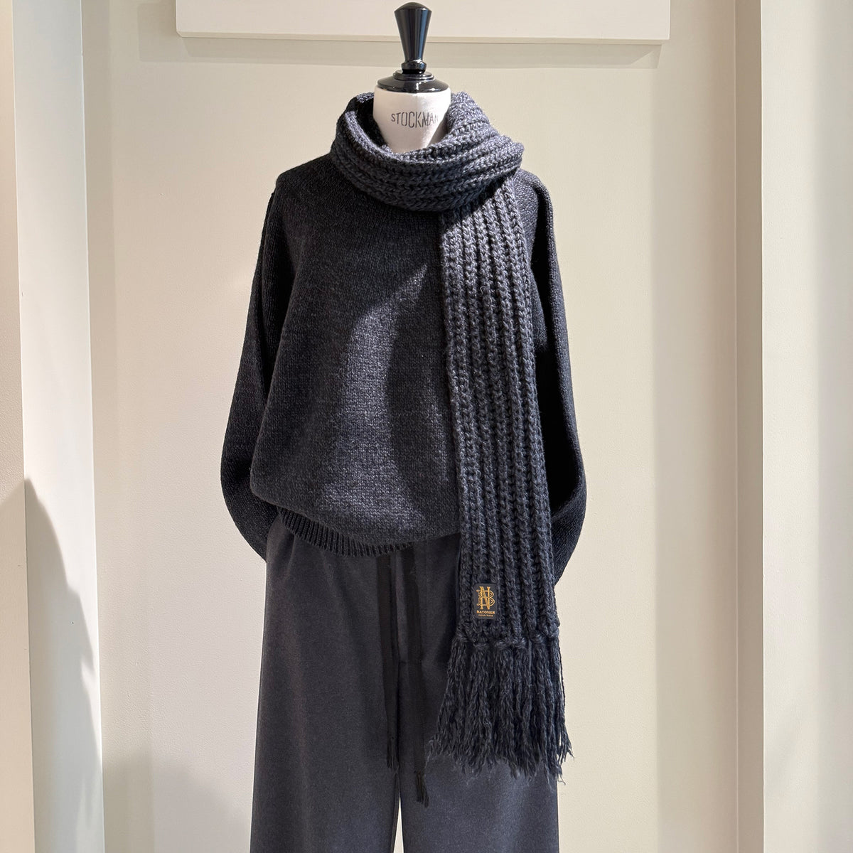 BATONER/FRINGE MUFFLER SHORT