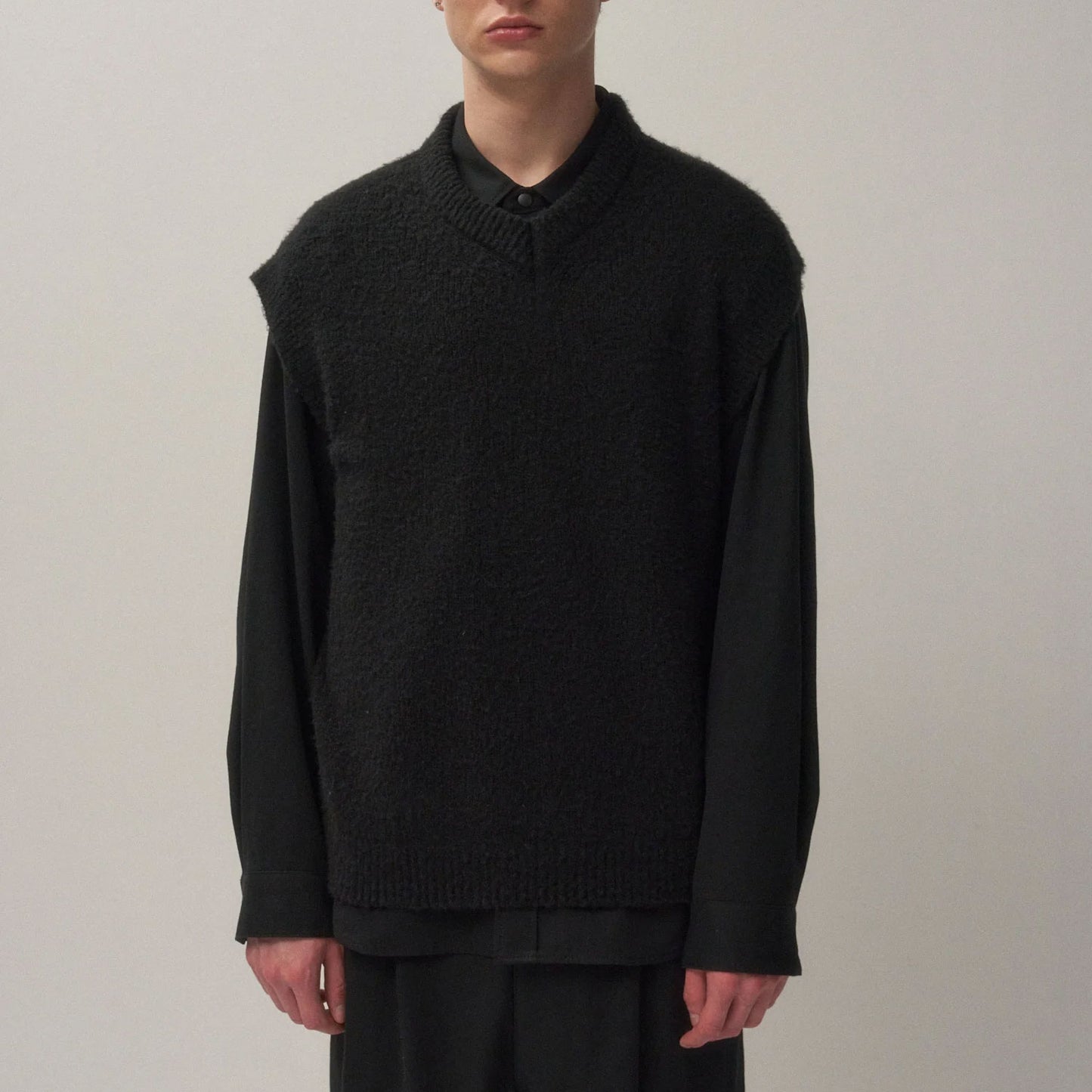 ATON|WOOL CASHMERE BOUCLE V-NECK VEST