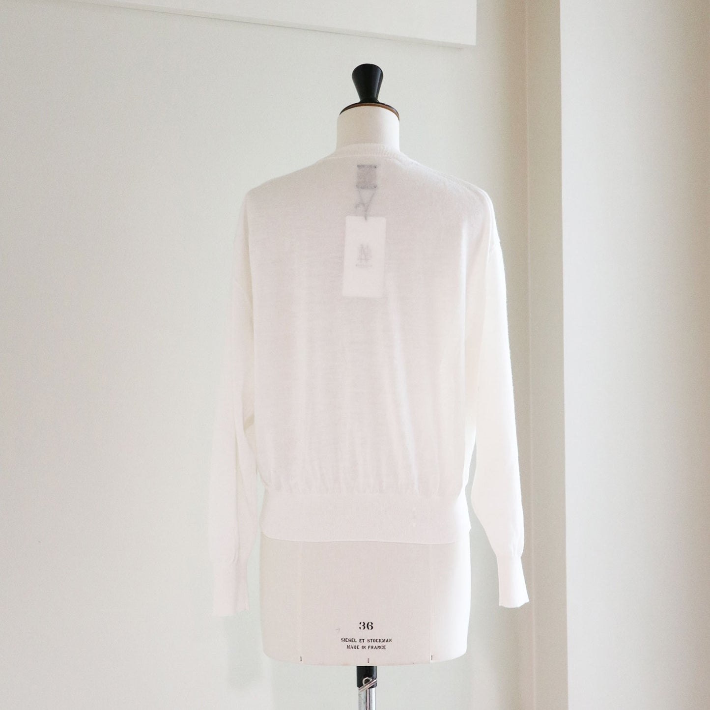 BATONER/CHOMA CREW NECK