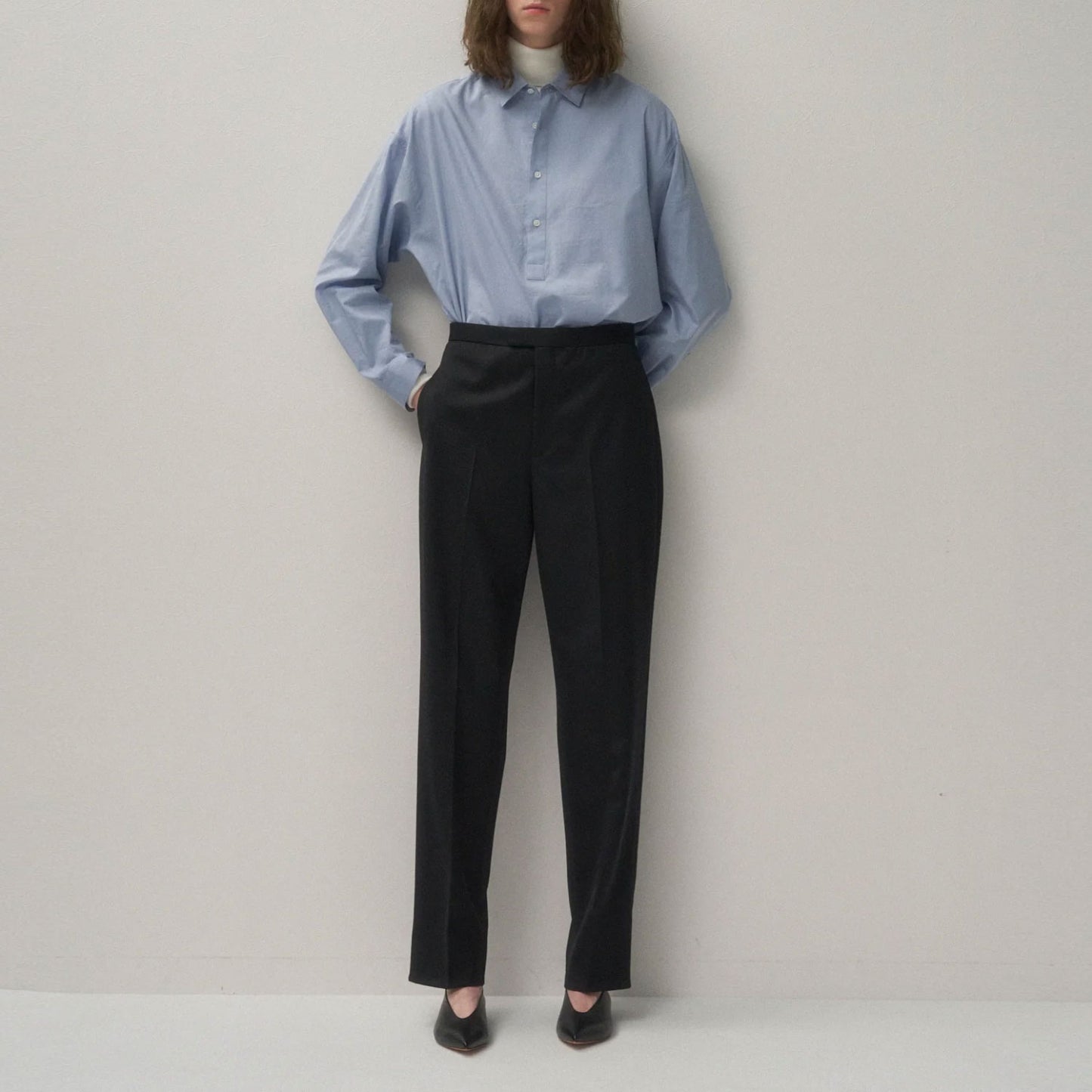 ATON|COMPACT WOOL TAPERED PANTS