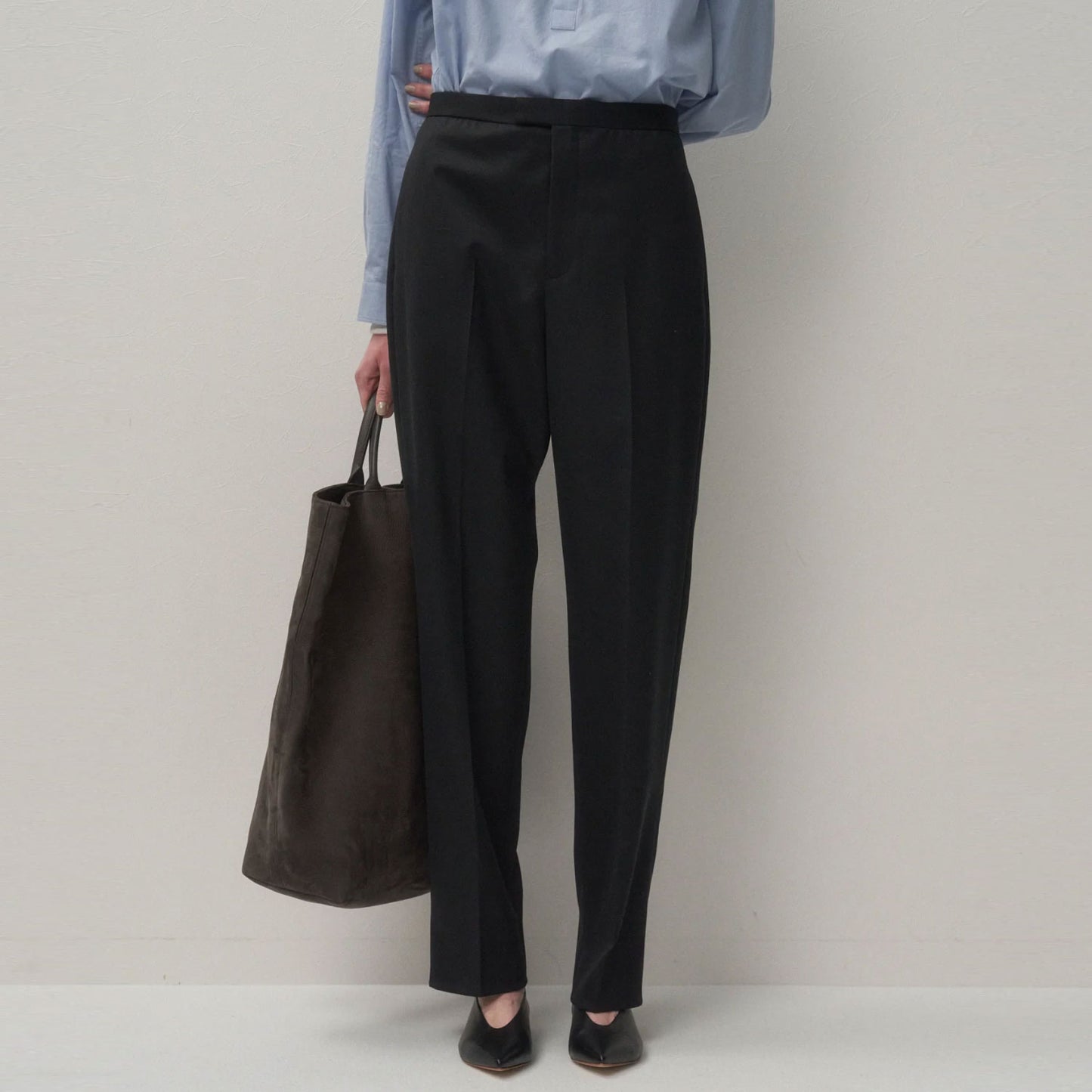 ATON|COMPACT WOOL TAPERED PANTS
