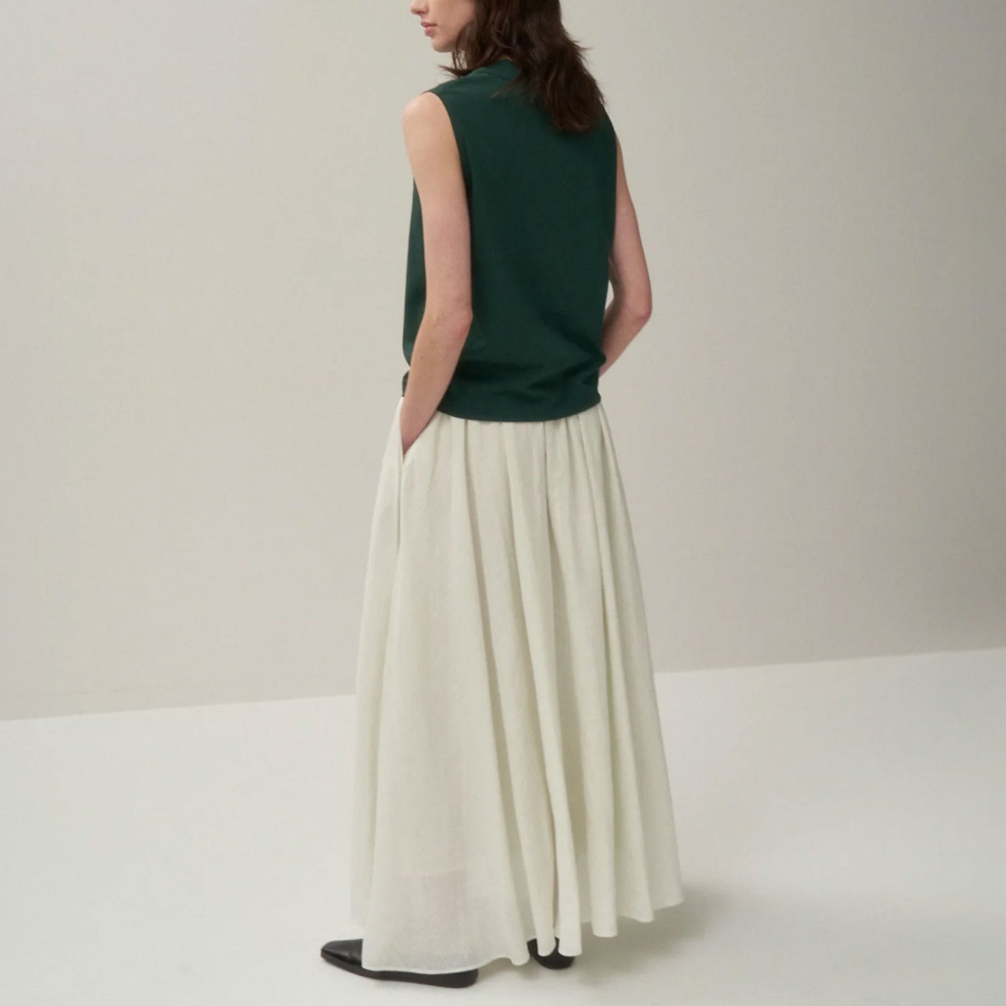 ATON|NATURAL DYED LINEN LAWN GATHRD SKIRT