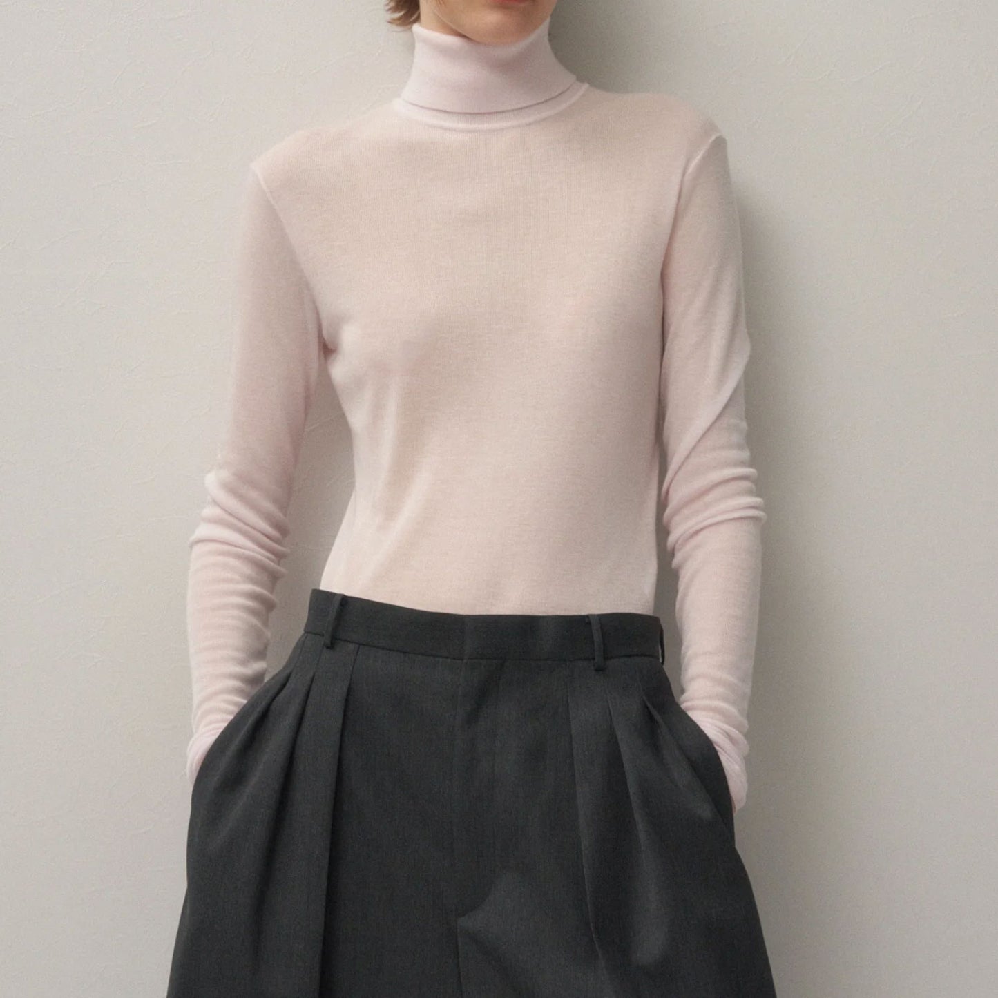 ATON|SILK BLENDED CIRCULAR RIB TURTLENECK SWEATER