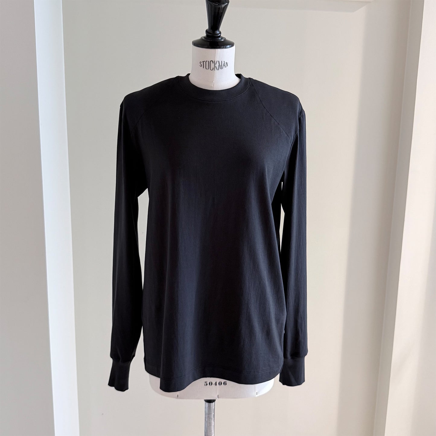 BOWTE/SUPIMA COTTON PADDED SHOULDER TEE