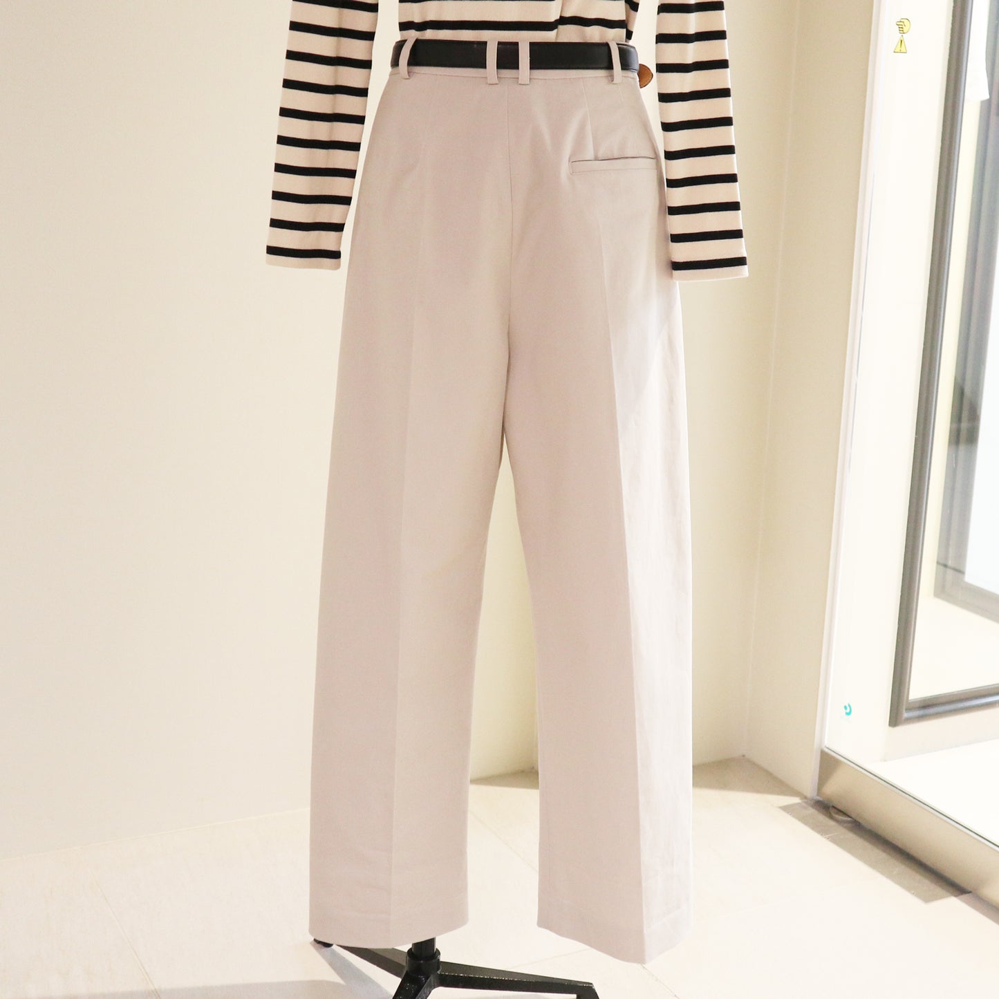 THREEDOTSTURQUOISE/THREE TUCK PANTS IVORY