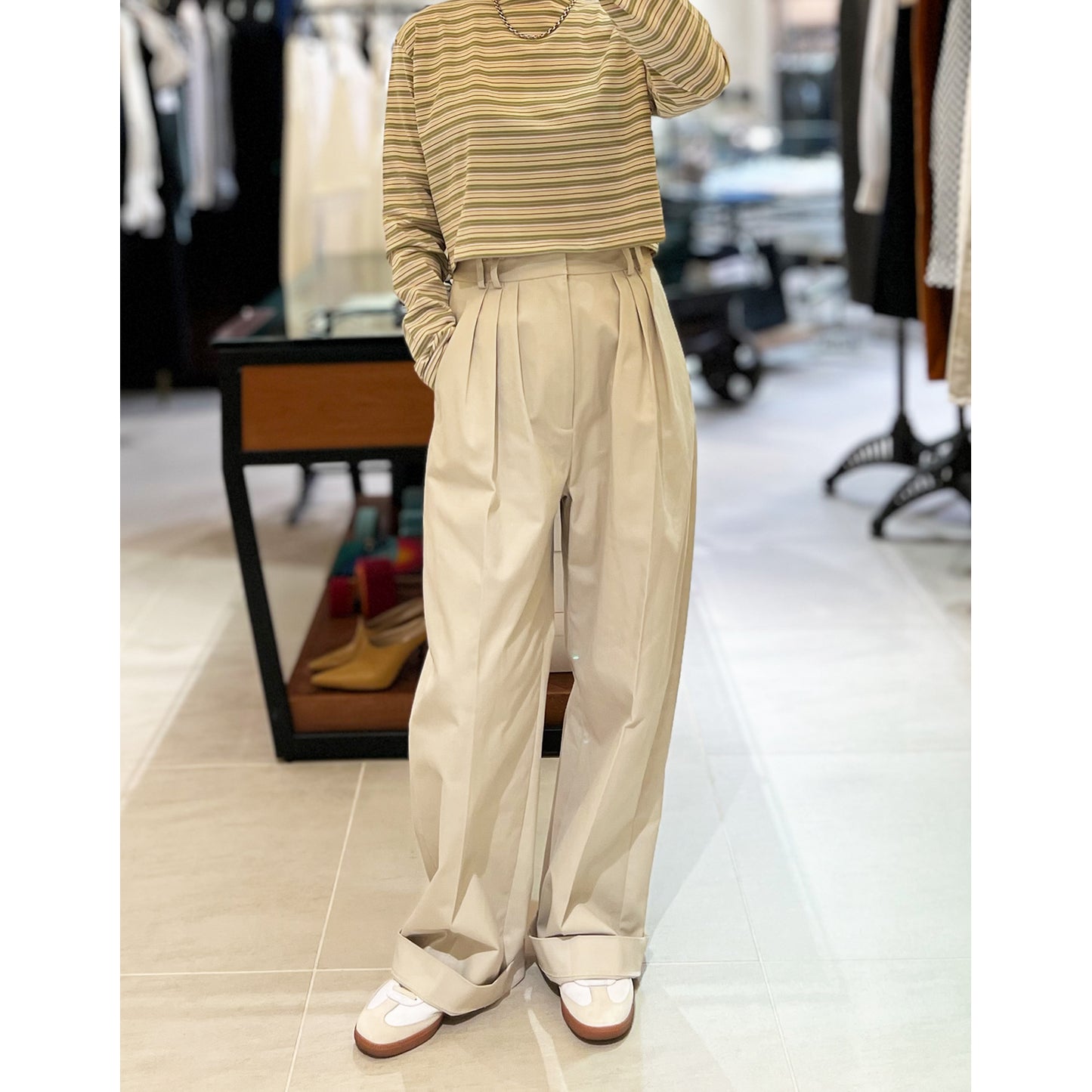 THREEDOTSTURQUOISE/THREE TUCK PANTS IVORY