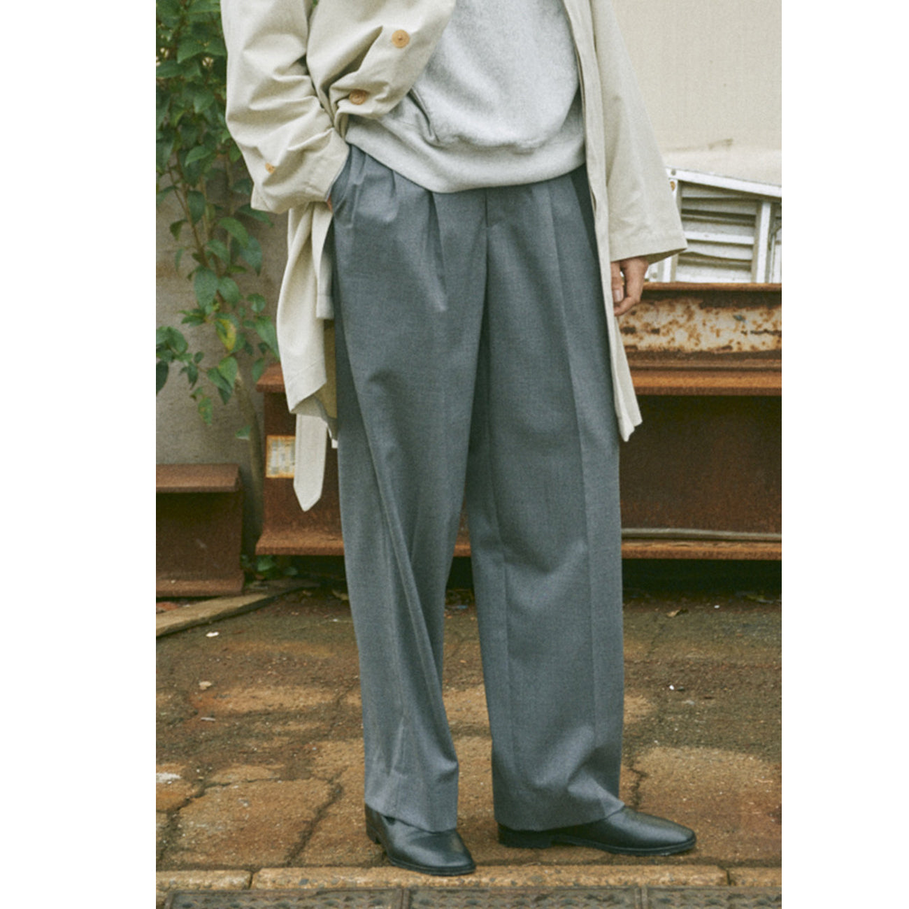 YLAVE/SUPER120'S Wool Chambray 3-Tuck Pants