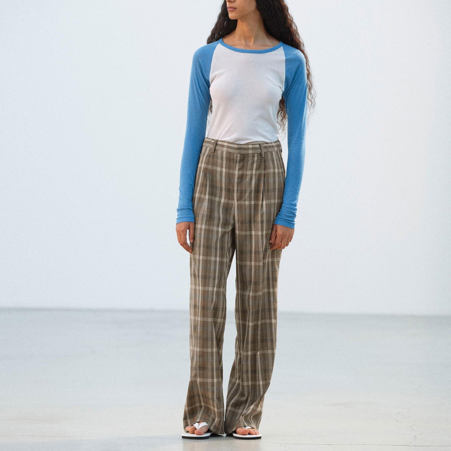 AURALEE/SUPER FINE TROPICAL WOOL CHECK TWO-TUCK SLACKS
