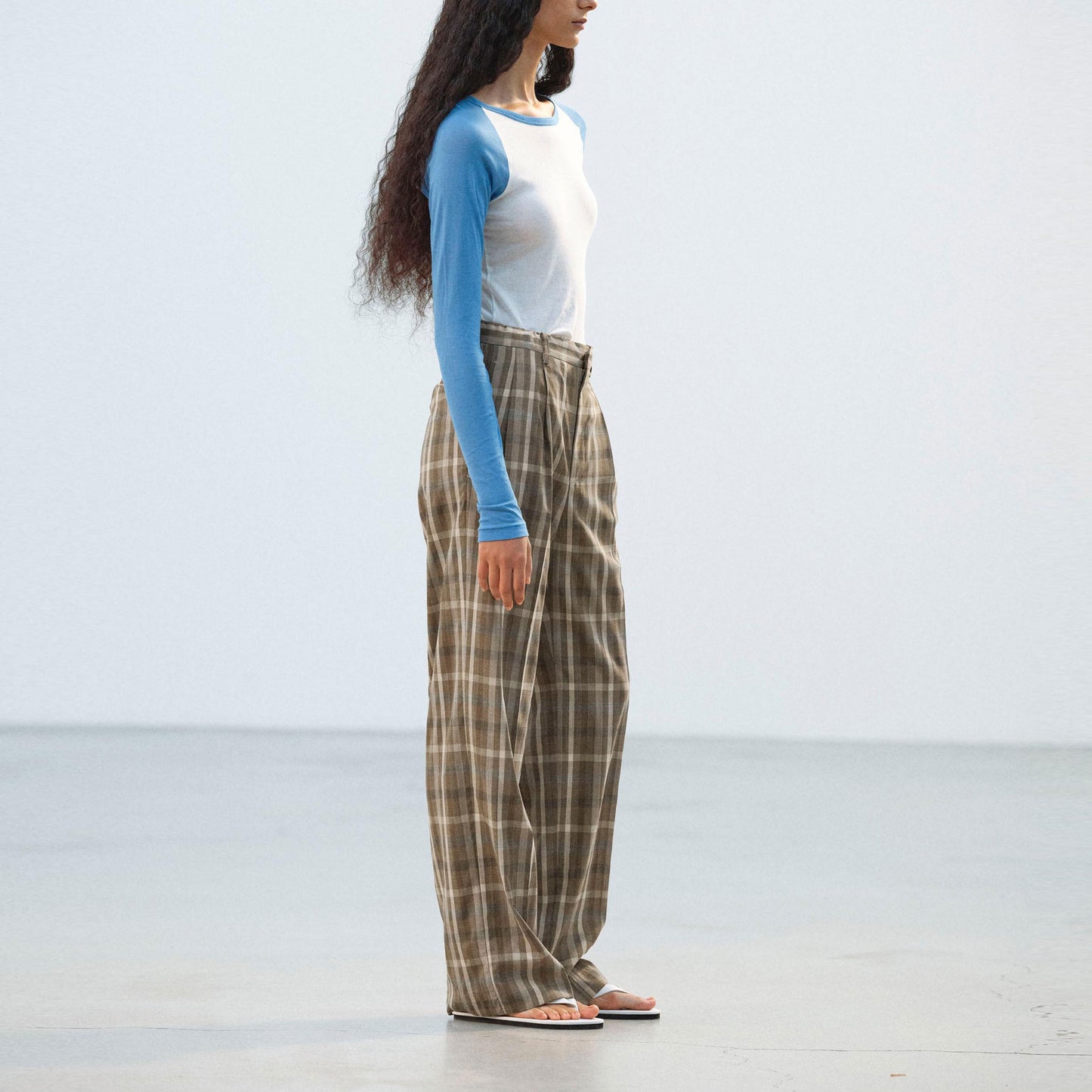 AURALEE/SUPER FINE TROPICAL WOOL CHECK TWO-TUCK SLACKS