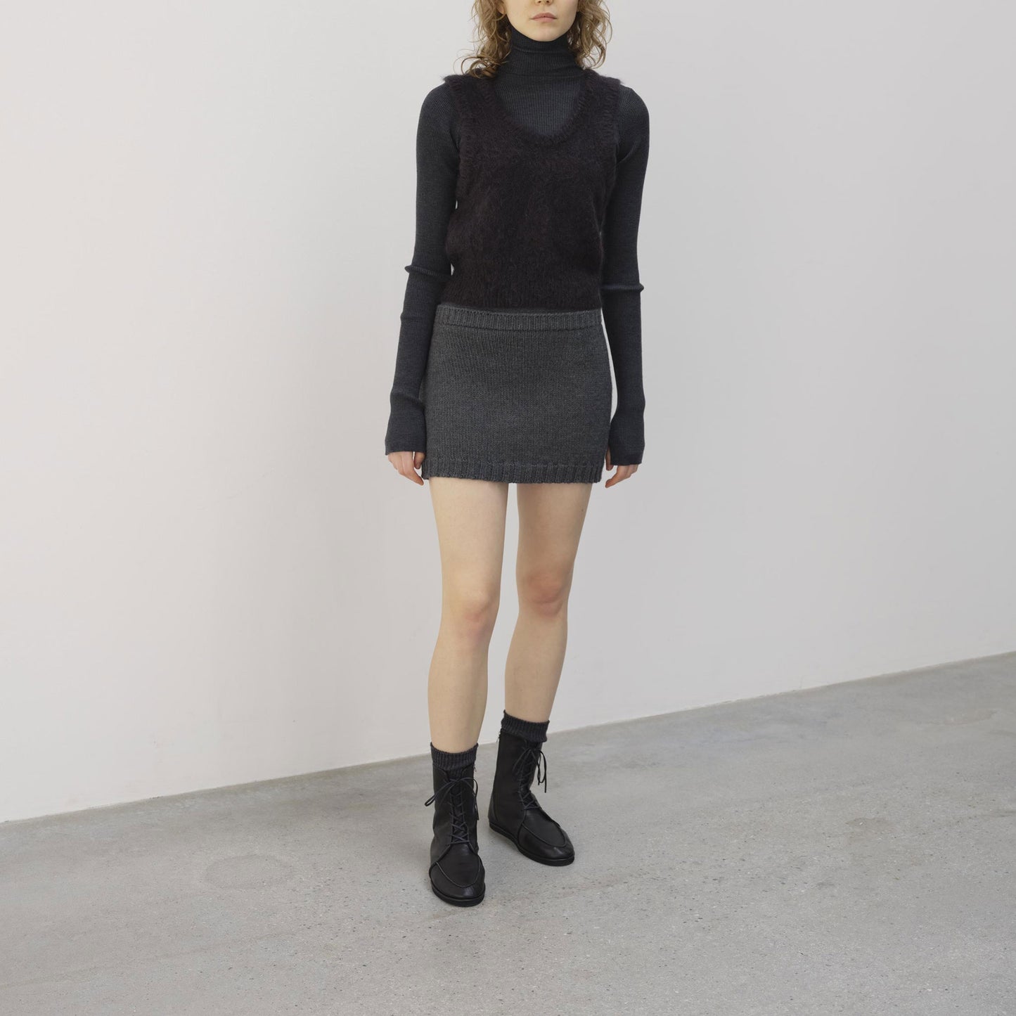 AURALEE/WOOL SOFT CORD KNIT MINI SKIRT