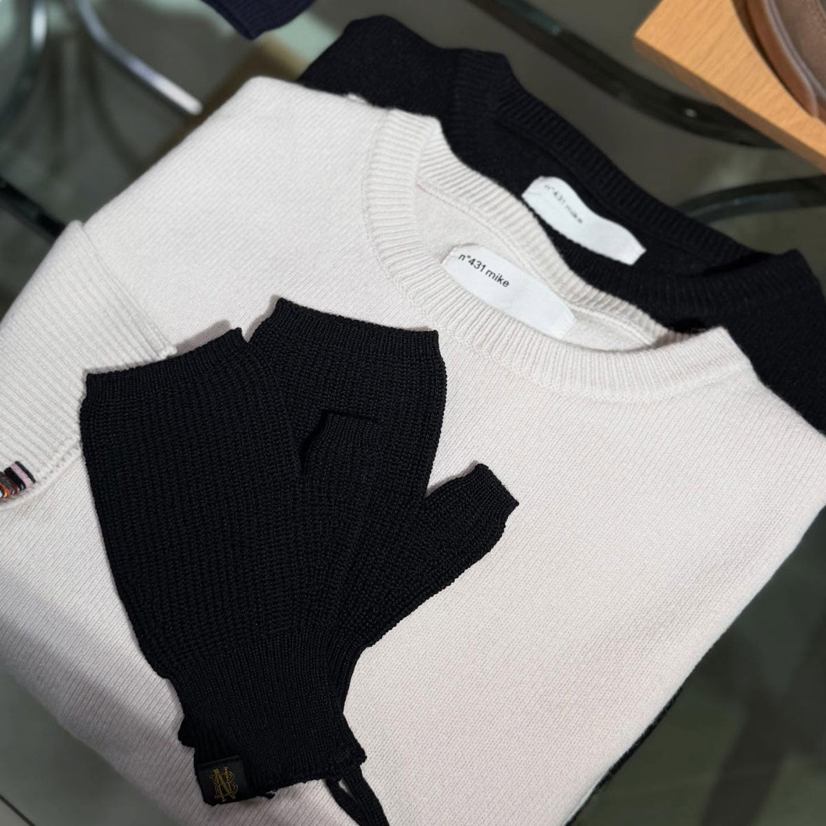 BATONER/SOLID WOOL UNIT GROVE