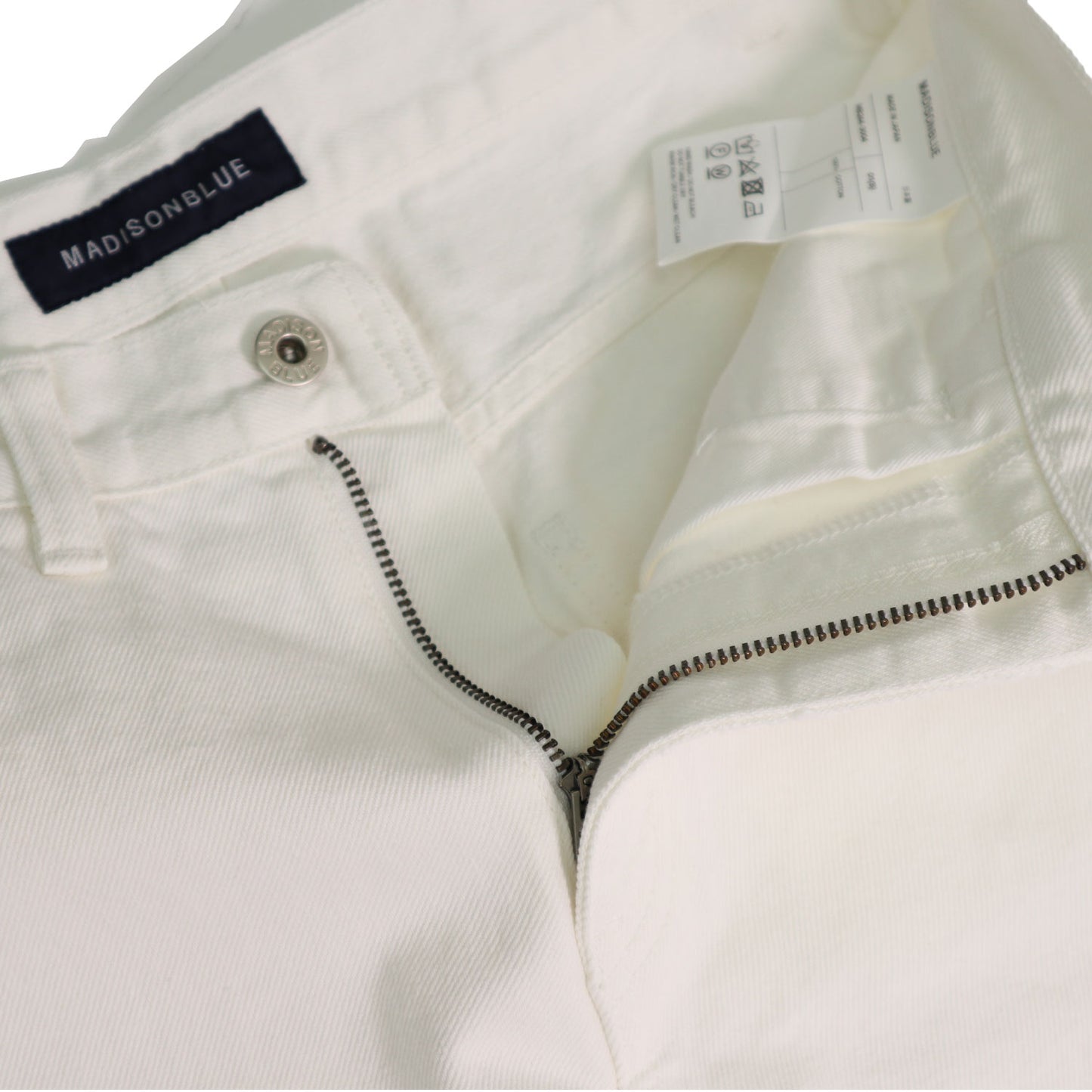 MADISONBLUE/HEM CUT FLARE PANTS WHITE