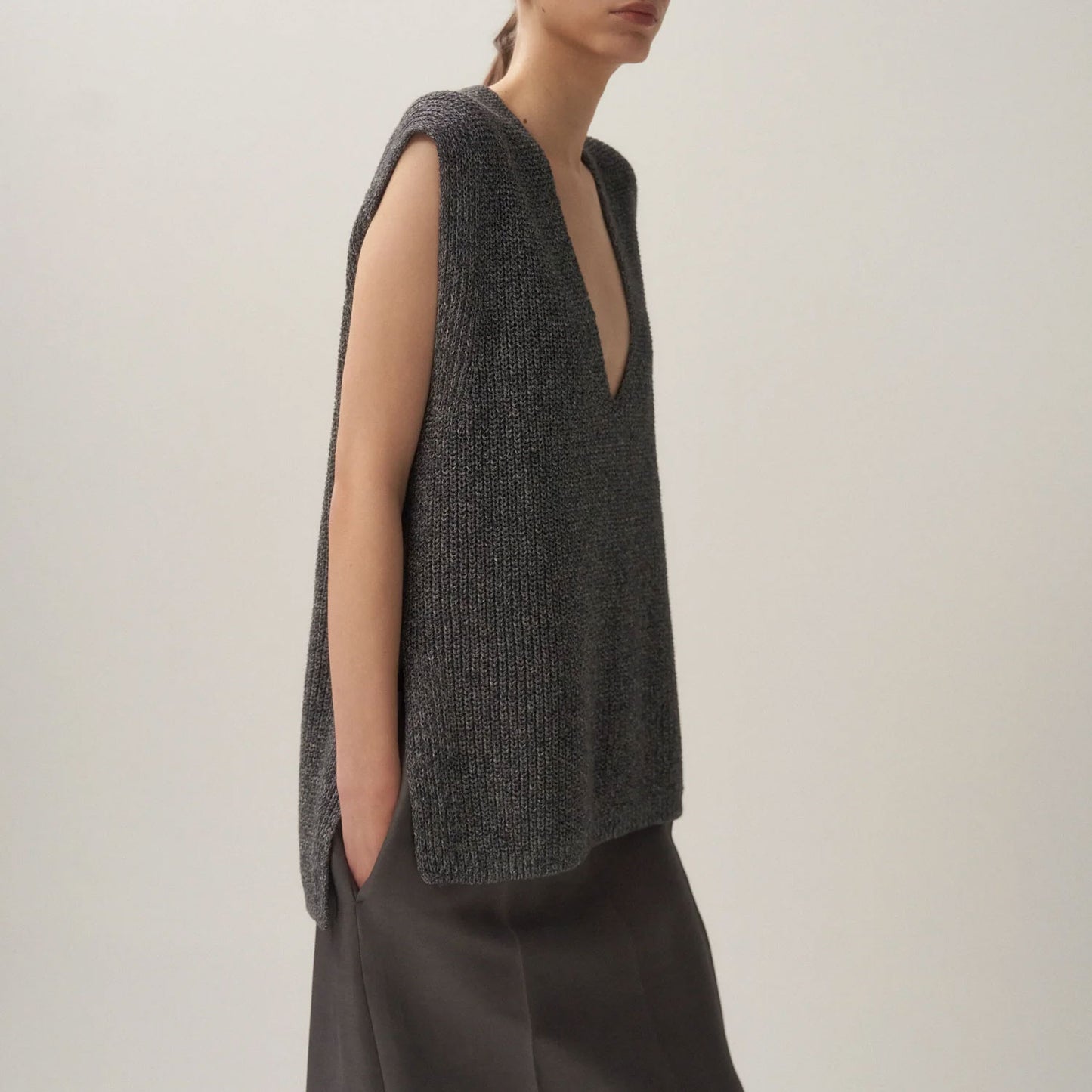 ATON|SILK WASHI LILIYARN V-NECK VEST