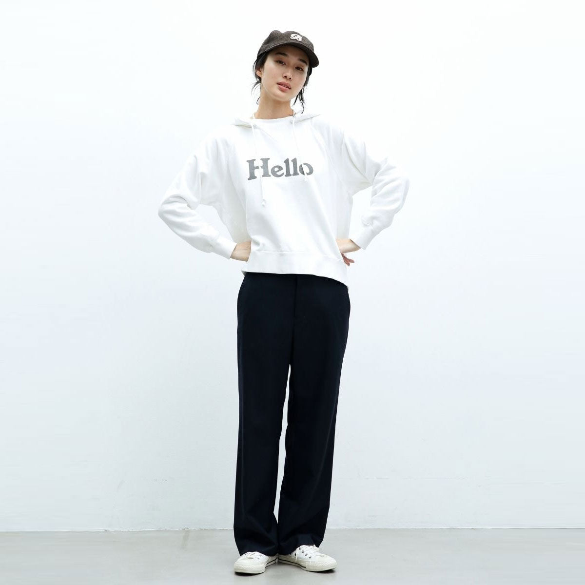 MADISONBLUE/HELLO HOODIE