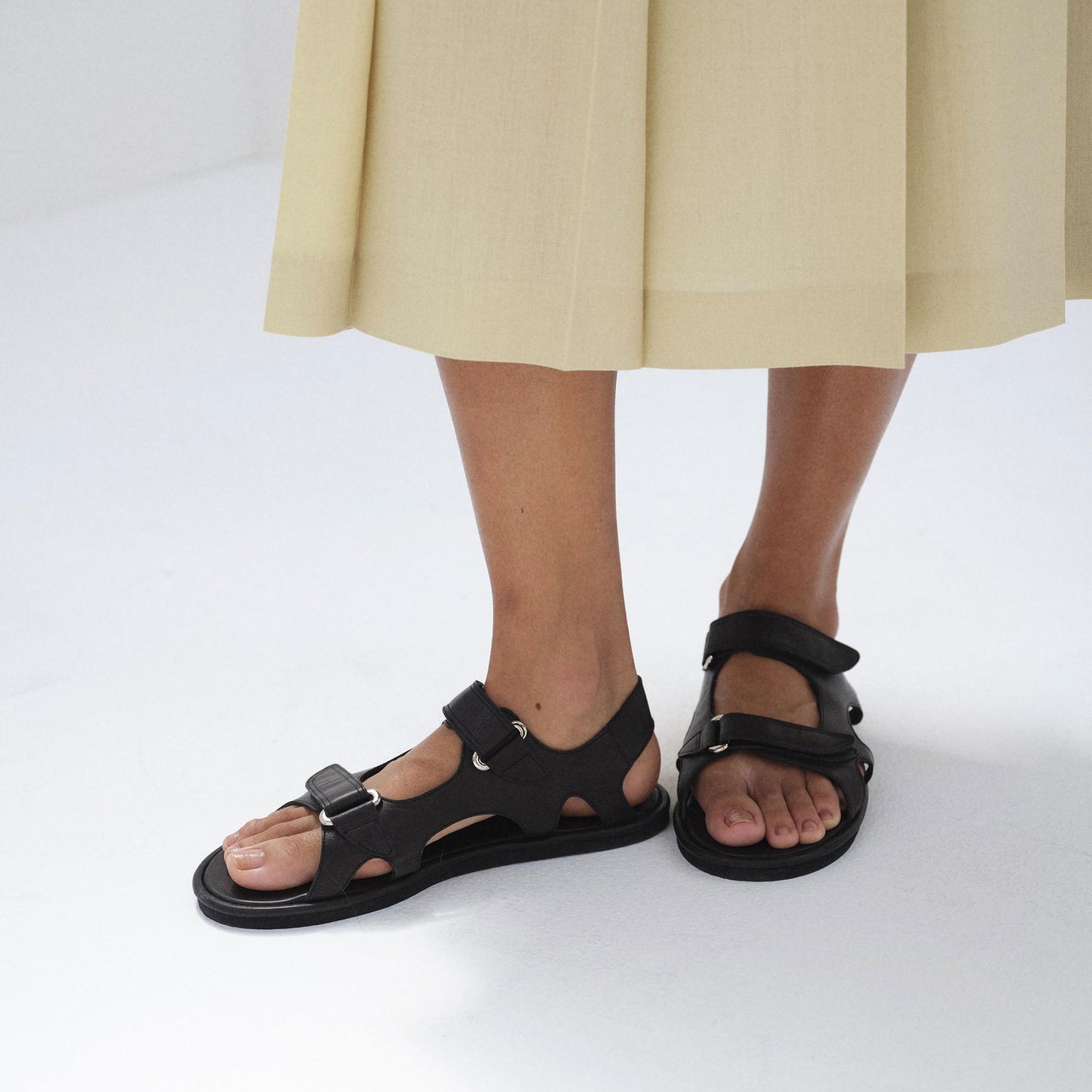 AURALEE/SOFT LEATHER DOUBLE STRAP SANDALS