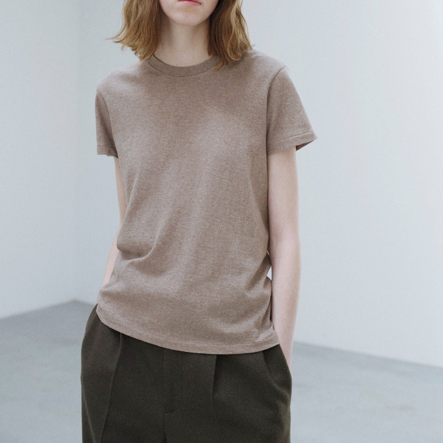 AURALEE/SEAMLESS CREW NECK TEE
